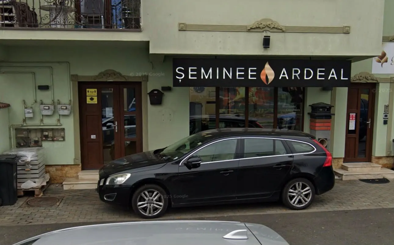 Fațada showroom-ului Servicii Hote din Sibiu, Calea Dumbrăvii nr. 99